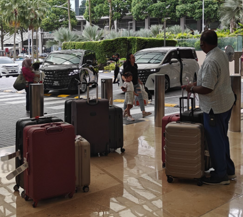 Figure 6: Luggage being tagged manually by bellboy
